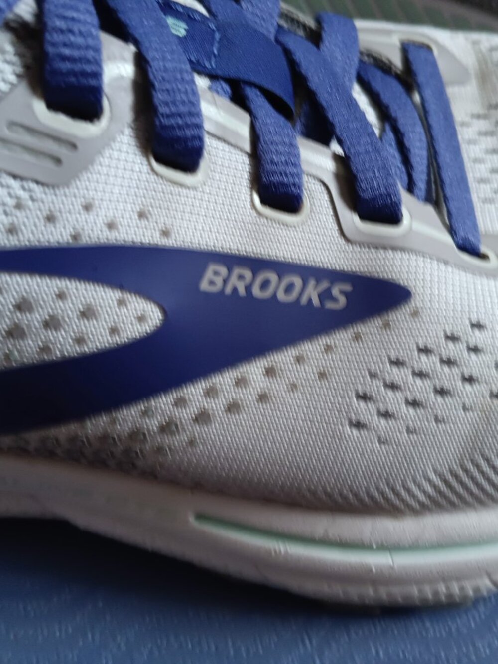 BROOKS ADRENALINE GTS 22 Athletic shoes, size 7 1/2 - Picture 4 of 8